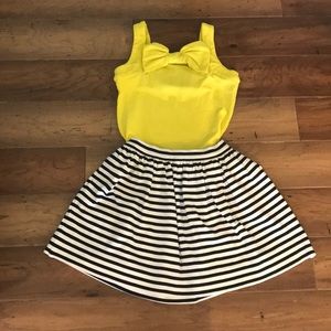Adorable kate spade skirt and top! Love 💛🖤